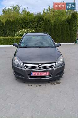 Универсал Opel Astra 2009 в Волочиске