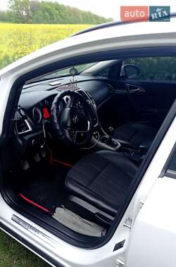 Универсал Opel Astra 2012 в 