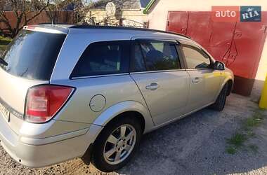 Универсал Opel Astra 2010 в Близнюках