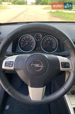 Хэтчбек Opel Astra 2008 в 