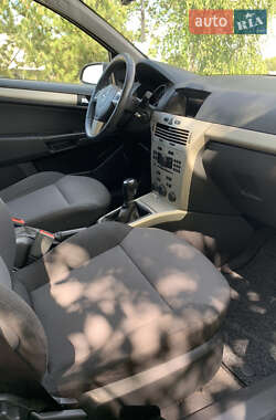 Хэтчбек Opel Astra 2008 в 