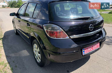 Хэтчбек Opel Astra 2008 в 