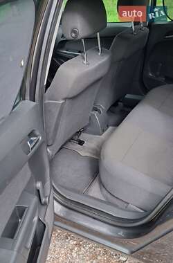 Хетчбек Opel Astra 2009 в 