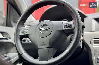 Универсал Opel Astra 2005 в 
