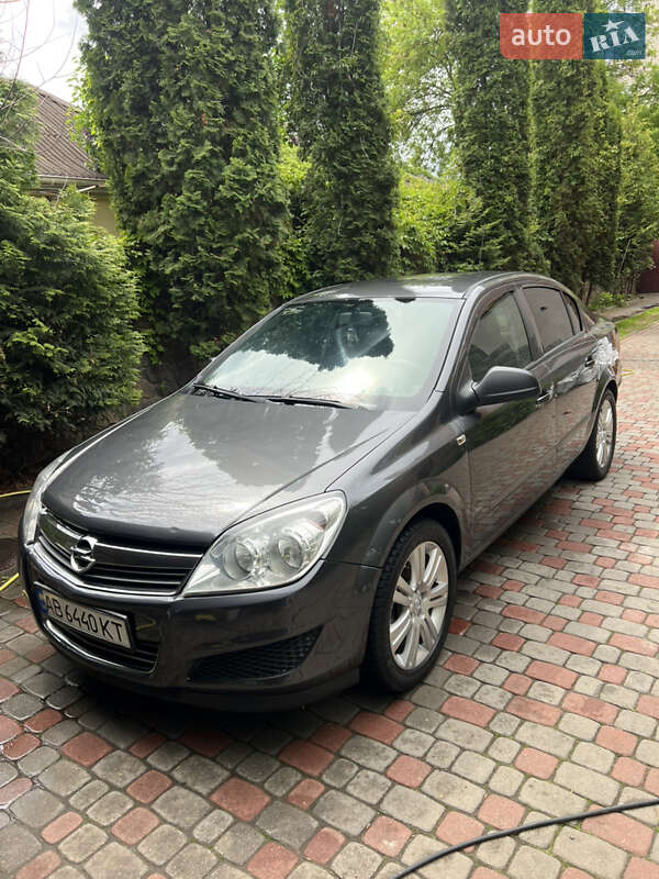 Opel Astra 2011