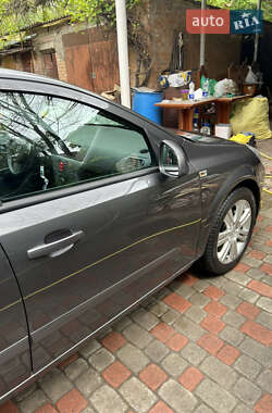 Седан Opel Astra 2011 в Виннице