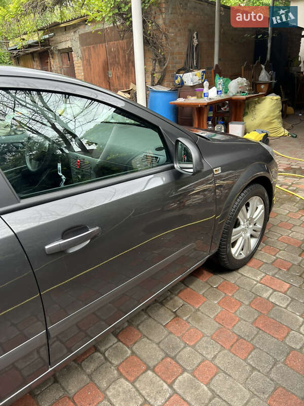 Седан Opel Astra 2011 в Виннице