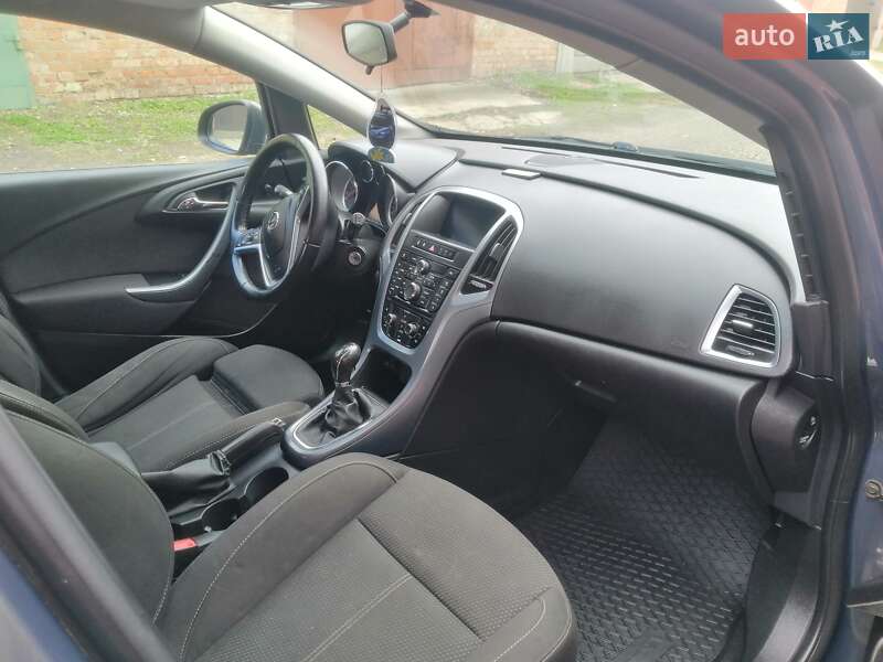 Універсал Opel Astra 2014 в Ніжині
