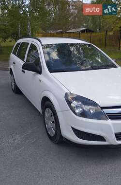 Універсал Opel Astra 2011 в 