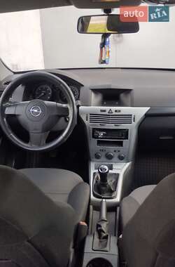 Універсал Opel Astra 2011 в 