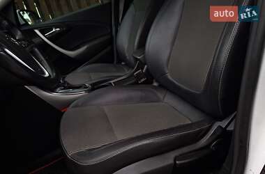 Хэтчбек Opel Astra 2011 в 