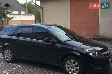 Універсал Opel Astra 2010 в Коломиї