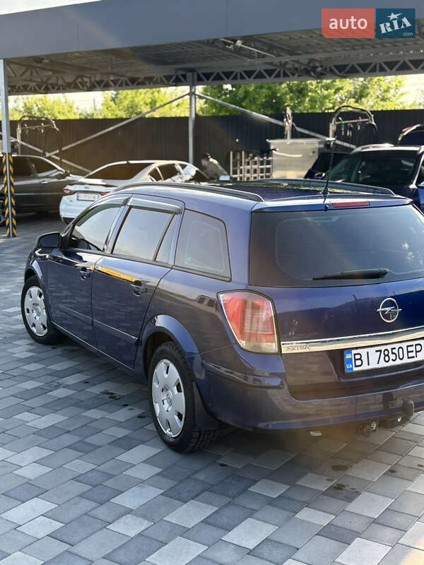 Универсал Opel Astra 2006 в Полтаве