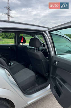 Универсал Opel Astra 2006 в 