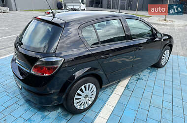 Хэтчбек Opel Astra 2007 в 