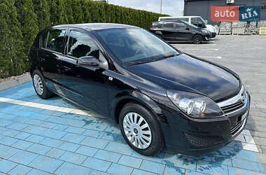 Хэтчбек Opel Astra 2007 в 