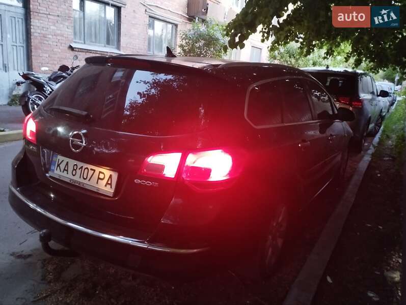 Універсал Opel Astra 2013 в Києві