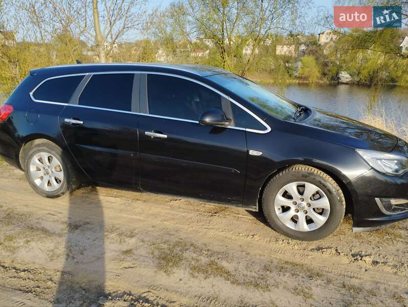 Універсал Opel Astra 2013 в Києві