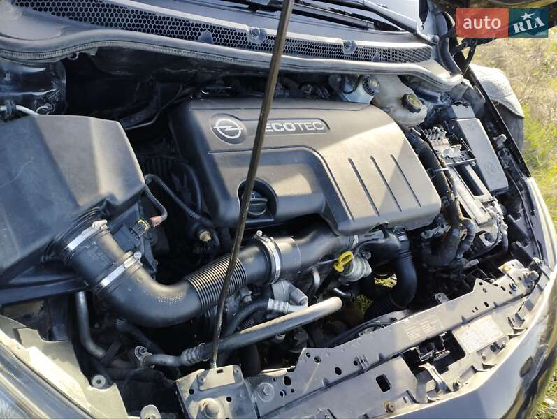 Універсал Opel Astra 2013 в Києві