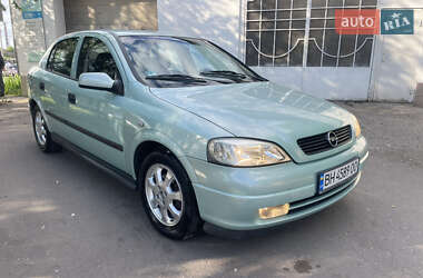 Хэтчбек Opel Astra 2001 в 