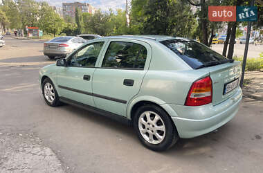 Хэтчбек Opel Astra 2001 в 
