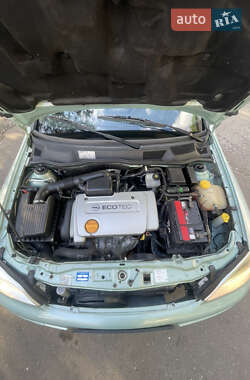 Хэтчбек Opel Astra 2001 в 