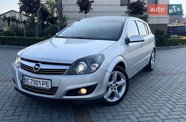Хэтчбек Opel Astra 2008 в Золочеве