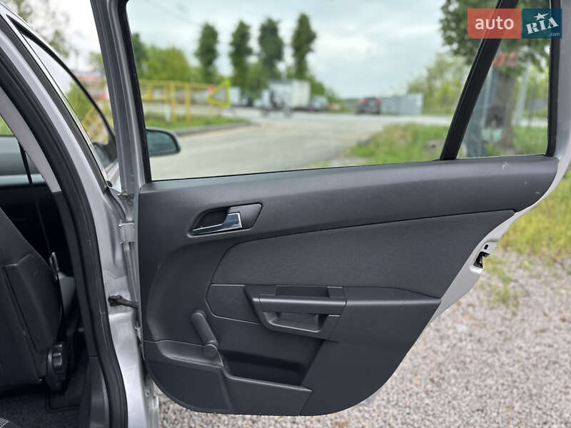 Універсал Opel Astra 2009 в Вінниці