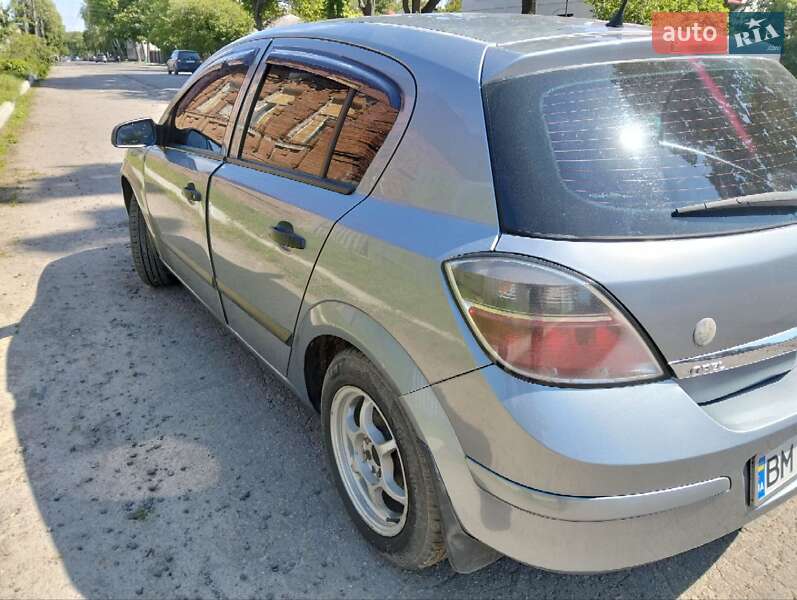 Хэтчбек Opel Astra 2008 в Сумах