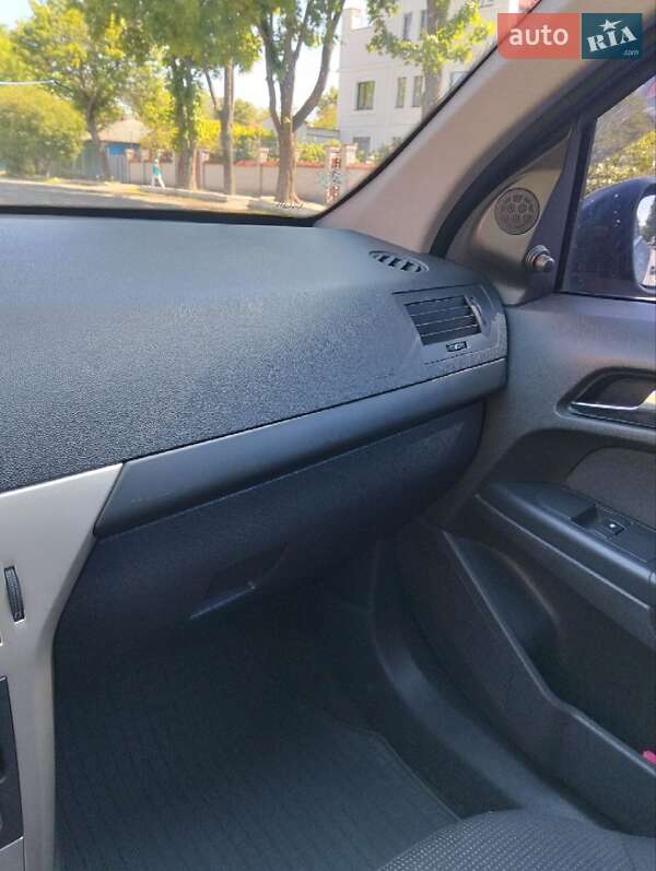 Хэтчбек Opel Astra 2008 в Сумах