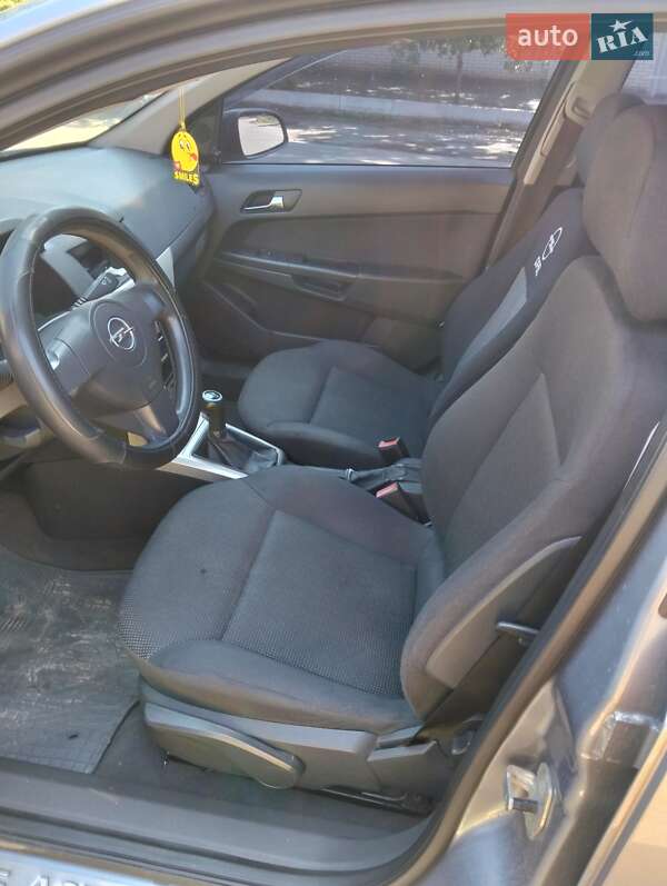 Хэтчбек Opel Astra 2008 в Сумах