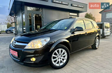 Універсал Opel Astra 2009 в Рівному