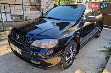 Седан Opel Astra 2008 в Ромнах