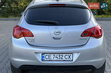 Хэтчбек Opel Astra 2010 в 