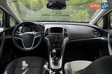 Універсал Opel Astra 2011 в 