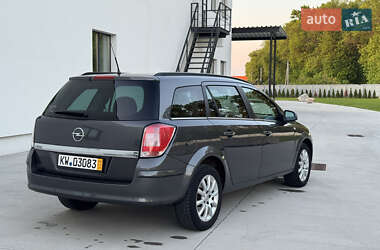 Универсал Opel Astra 2010 в 