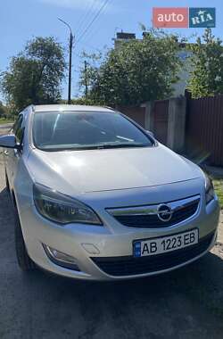 Універсал Opel Astra 2011 в Вінниці