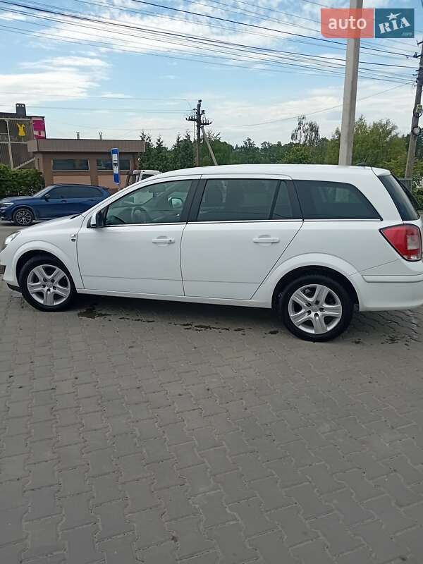 Opel Astra 2010