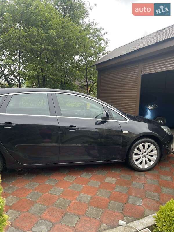 Хэтчбек Opel Astra 2011 в Лановцах