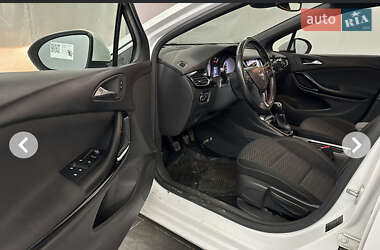 Универсал Opel Astra 2017 в 