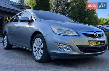 Універсал Opel Astra 2011 в Львові