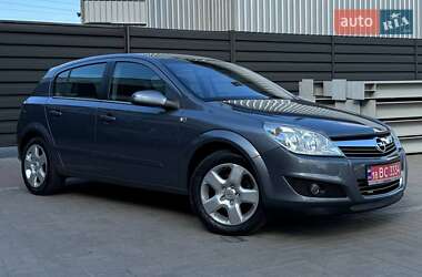 Хетчбек Opel Astra 2008 в 