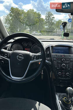 Універсал Opel Astra 2013 в 