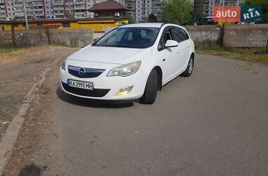 Универсал Opel Astra 2011 в Киеве