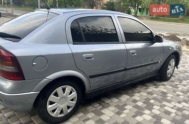 Хэтчбек Opel Astra 2003 в 