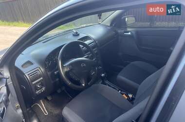 Хэтчбек Opel Astra 2003 в 