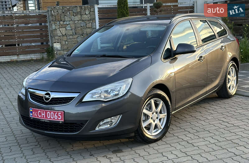 Opel Astra 2011