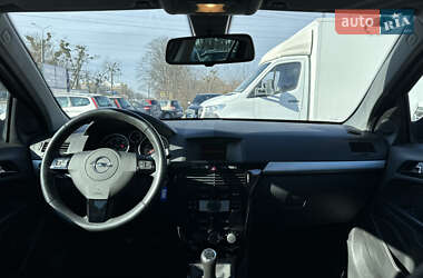 Универсал Opel Astra 2010 в 