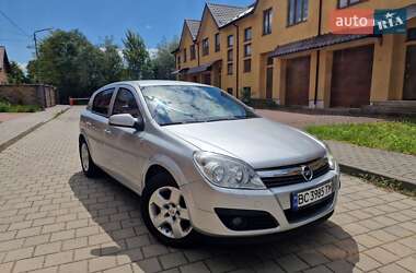 Хетчбек Opel Astra 2014 в Стрию