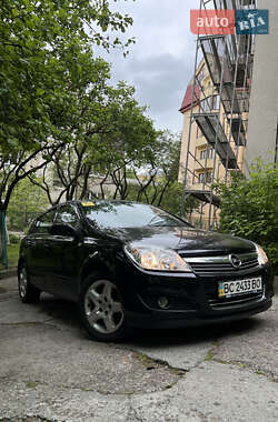 Хэтчбек Opel Astra 2008 в 